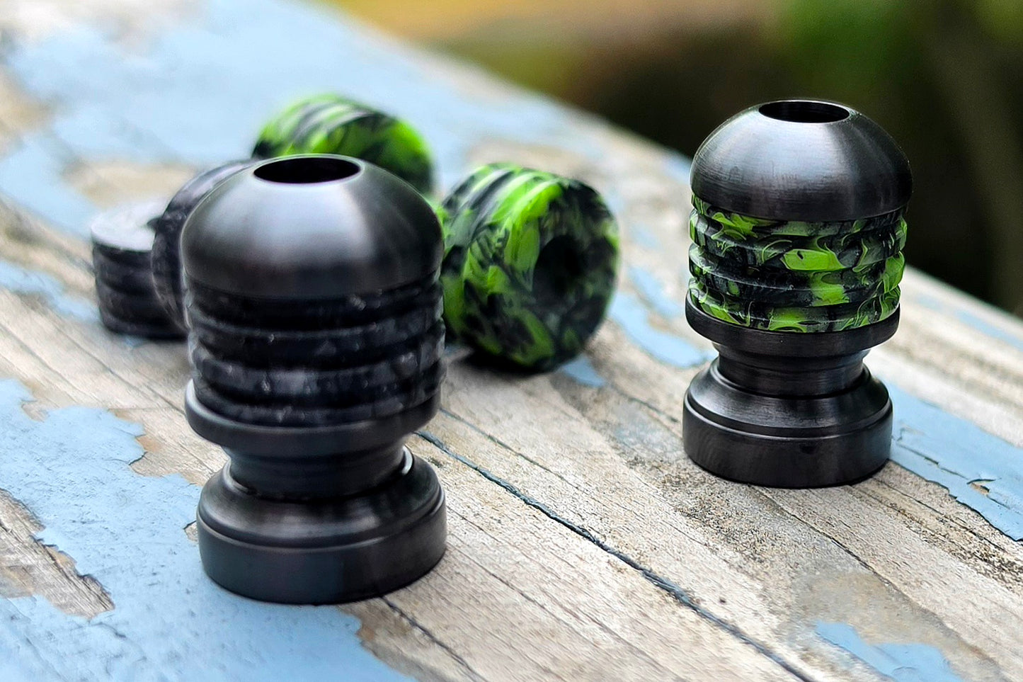 1 Zr Modular bomb with 2 MoB  beads!